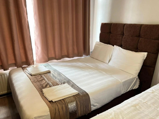 Assheton Arms Hotel