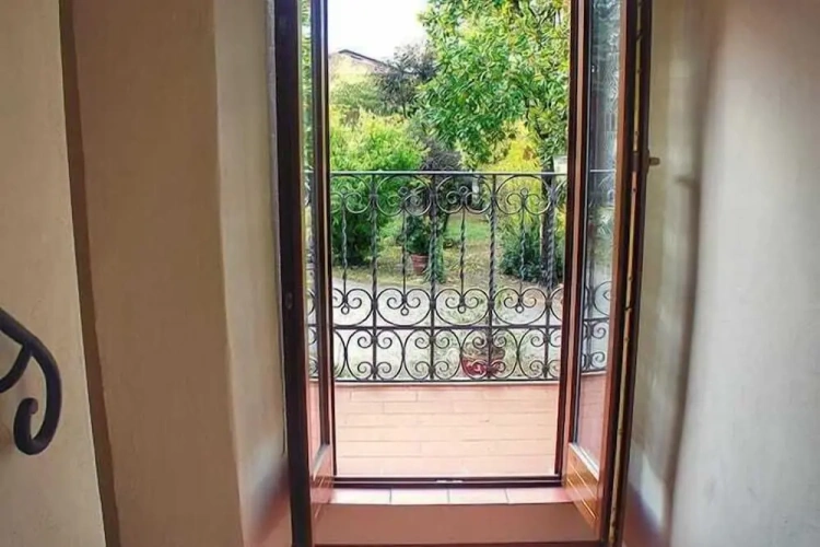 2 Bedrooms Classic Apartment