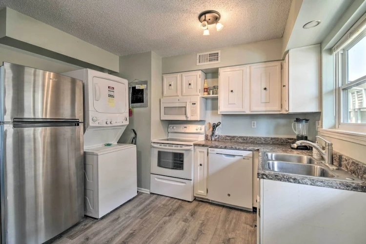 2 Bedrooms Apartment