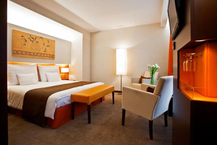 Deluxe Suite