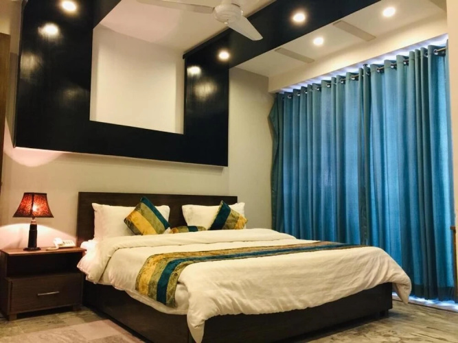 Hotel Holiday Lahore