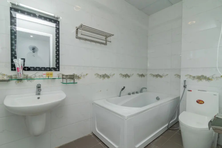 Ruby Hotel By OYO Rooms