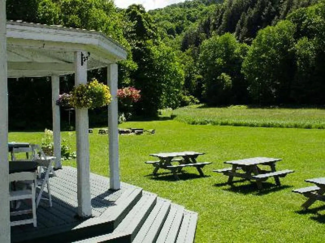 Lareau Farm Inn