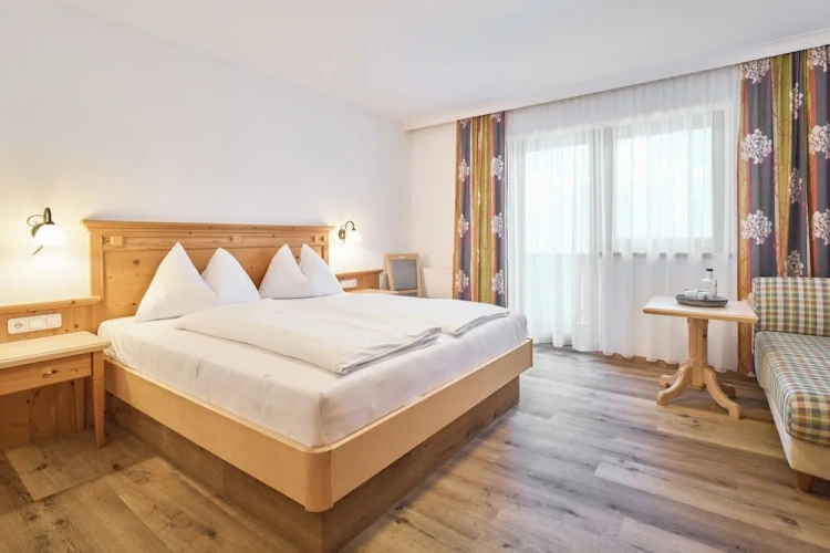 Superior Double room with balcony and with mountain view