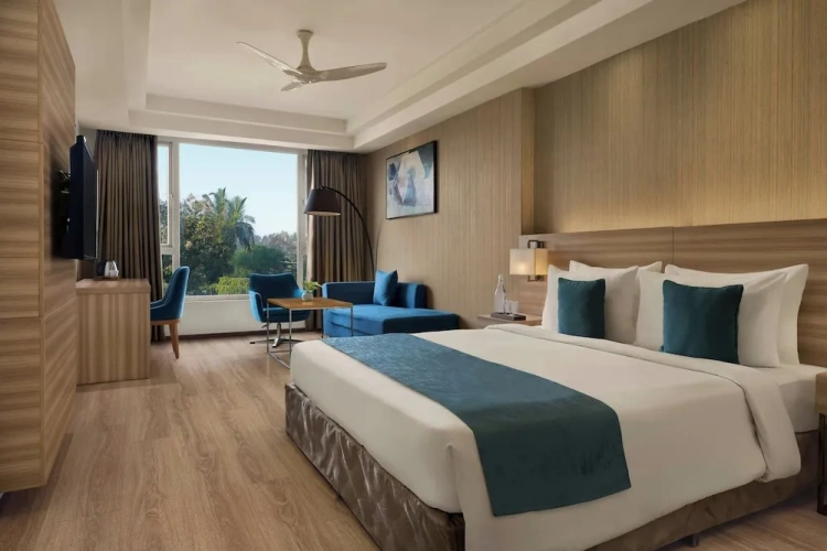 Classic Double room with city view