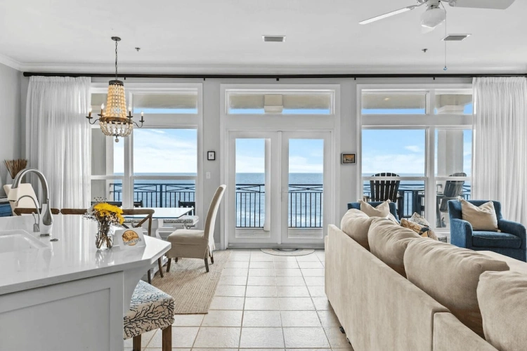 4 Bedrooms Cottage