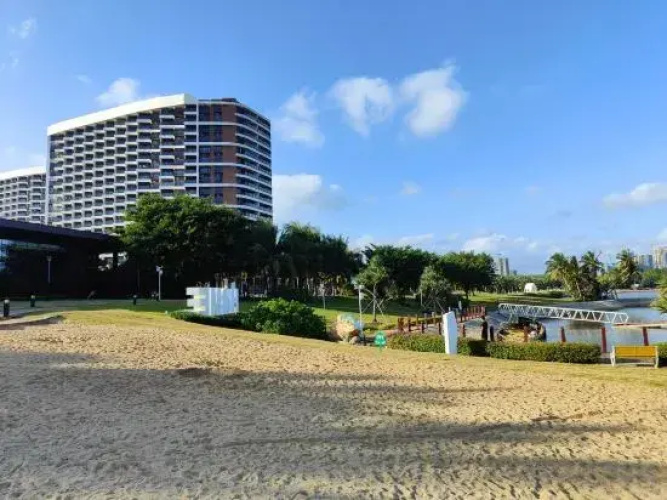 Twelve nautical miles apartment