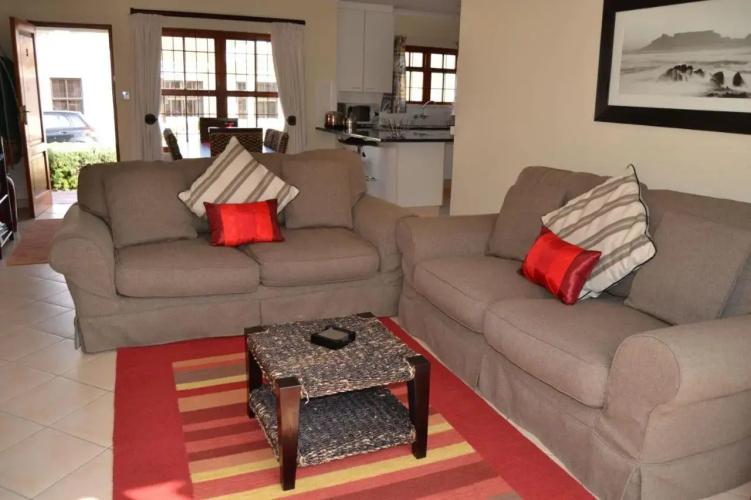 3 Riverside Mews