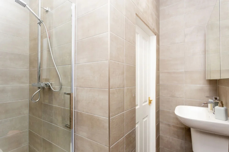 Silver Lining - Luxury New Town Apartment