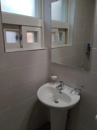 YOUNG STAY - Hostel