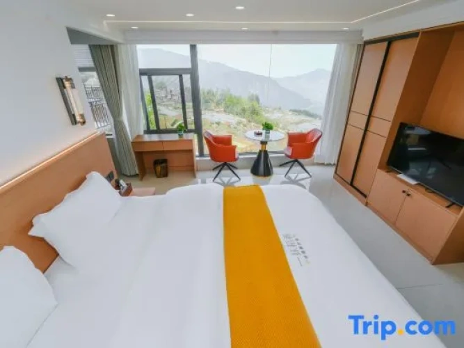 2 Bedrooms Standard Family room