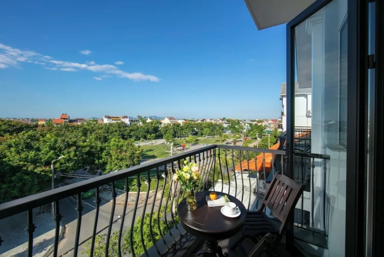 Deluxe Double room with city view
