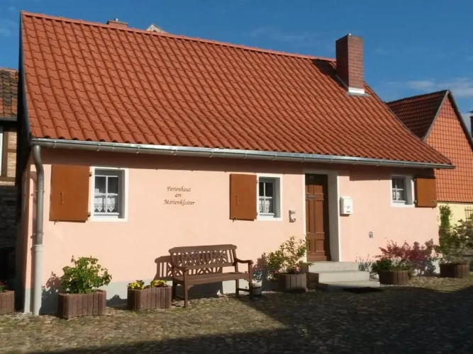 2 Bedrooms Cottage