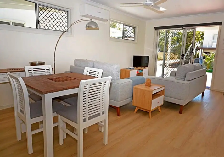 545 Esplanade