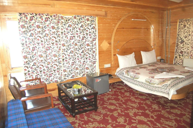Hotel Paradise Inn
