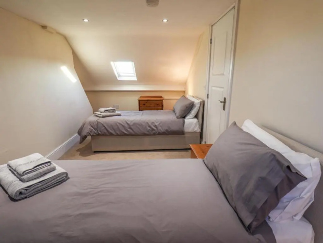 4 Normanby Terrace