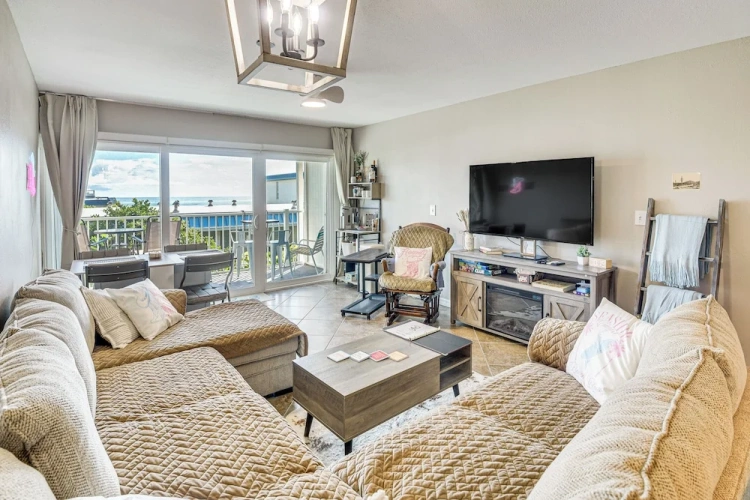 2 Bedrooms Apartment