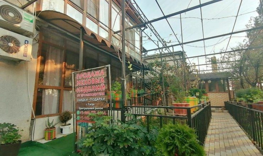 Silver Yard