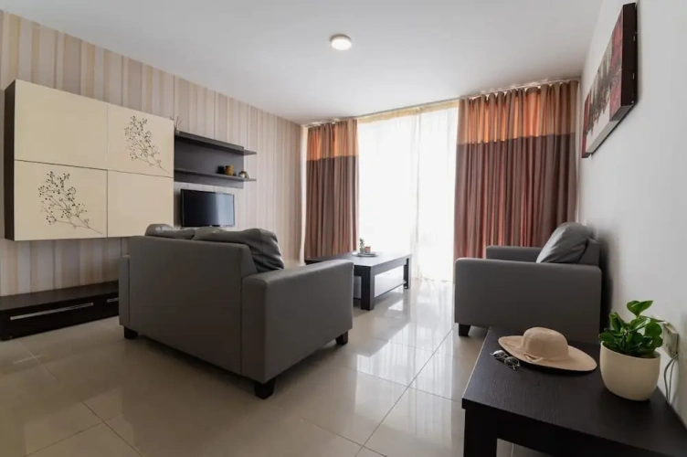 2 Bedrooms Apartment with balcony and with sea view