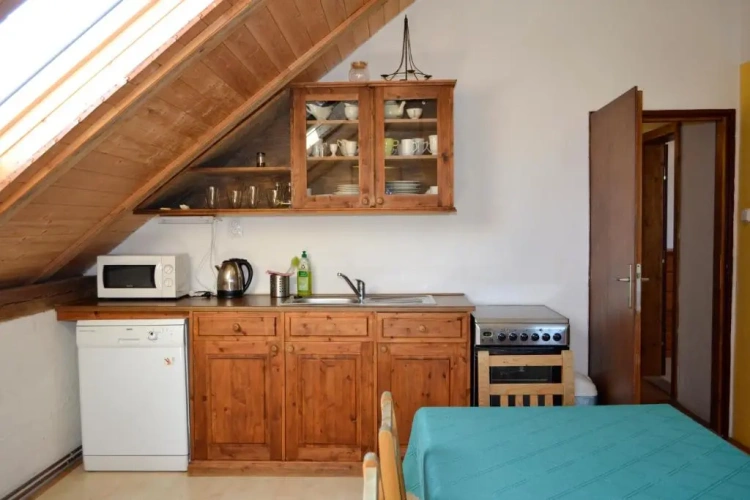 2 Bedrooms Attic Apartment