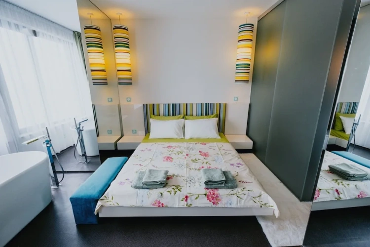Deluxe Apartment