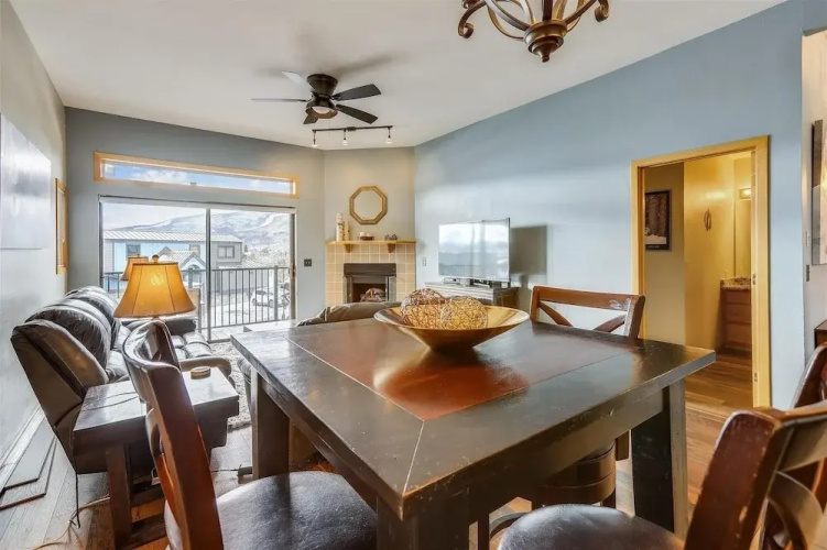 Lake Forest 204f 2 Bedroom Condo by Redawning