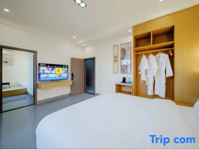 Twin Family Suite