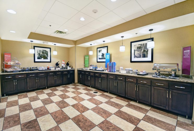 Hampton Inn & Suites Milwaukee/Franklin photo 26