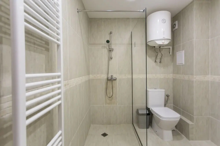 Bright 1bdr Apartment Near Center - Free Parking