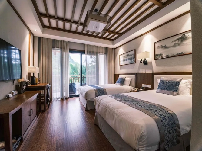 Standard Twin room with balcony