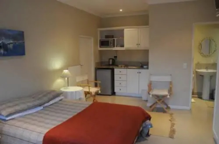 Acorn Lodge