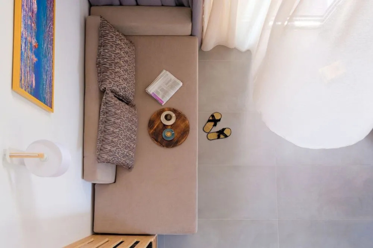 Akrolithos luxury suites