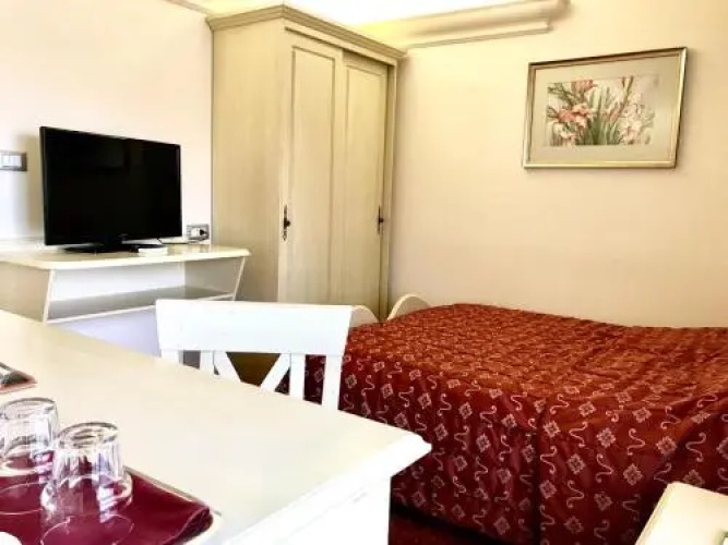 Hotel & Restaurant SE-MI