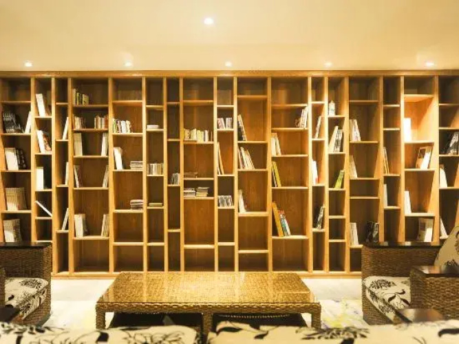 Deepness Hotel