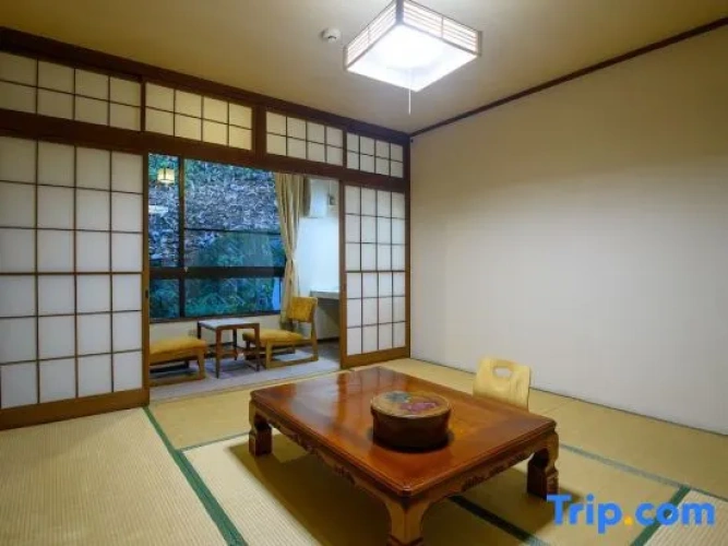 Standard room with mountain view