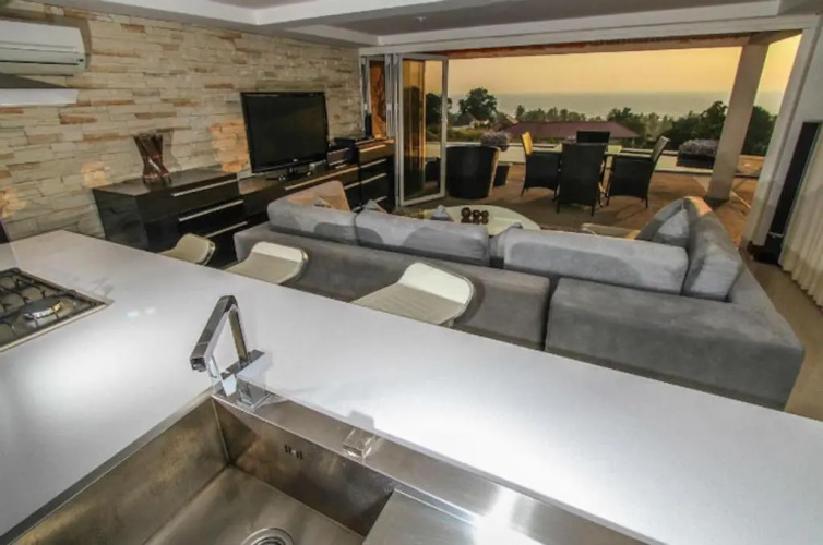 Amazing Seaview Apartment