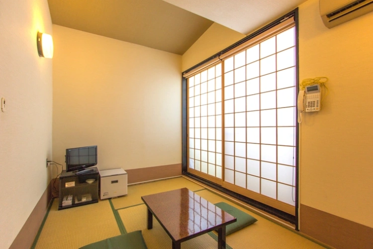Economy room