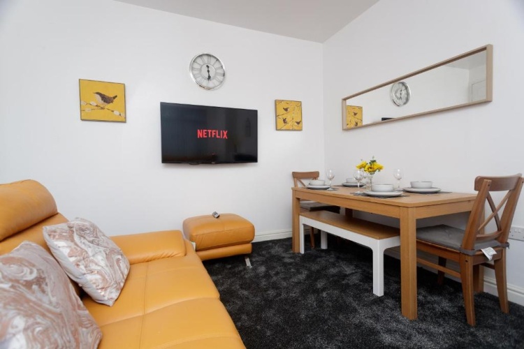 Deluxe Apartment