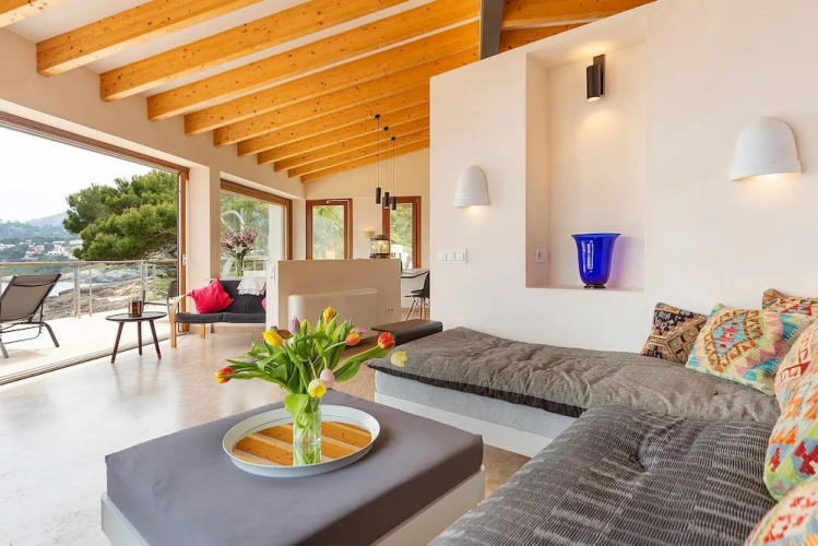 Mallorca front line property sea access