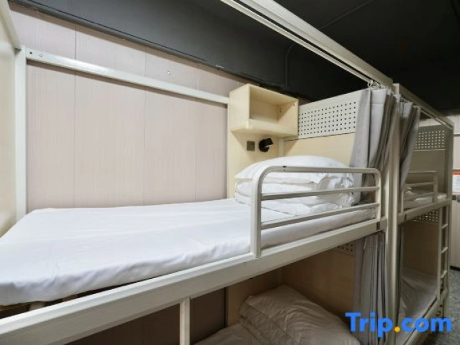 Bed in Dorm (male dorm)