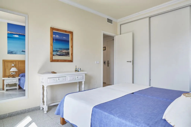 Invisa Aparthotel Casa Luis - Santa Eulària des Riu