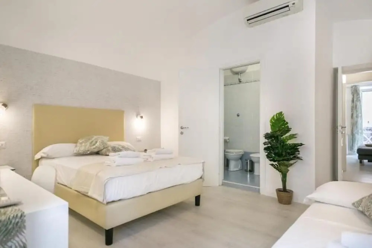 White Candia Guesthouse