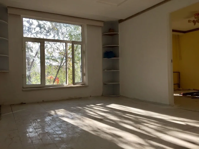 Bed in Dorm with balcony