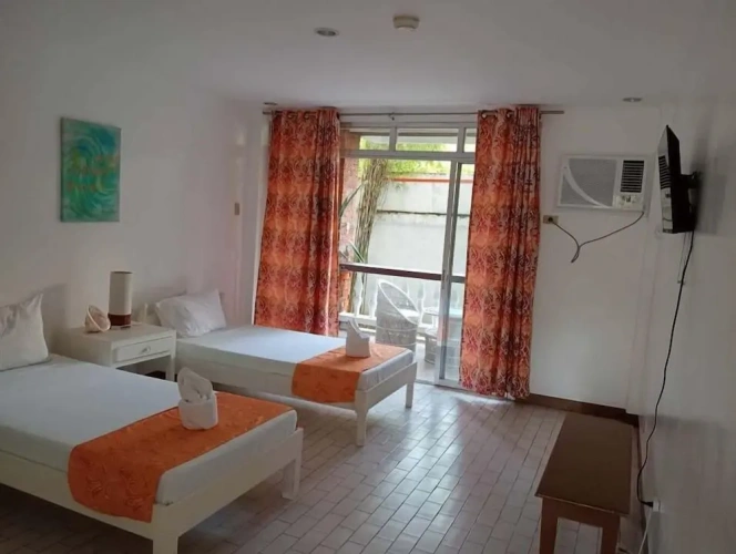Standard Twin room with balcony