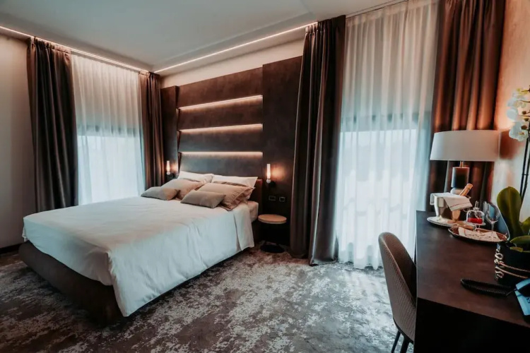 Hotel De Amicis