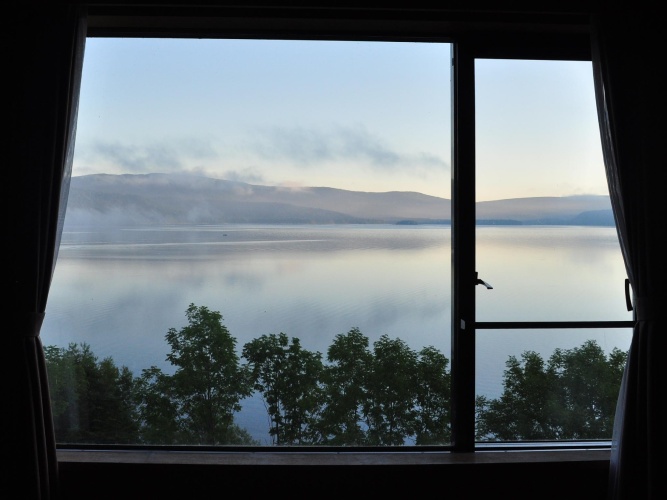 Standard Twin room with lake view