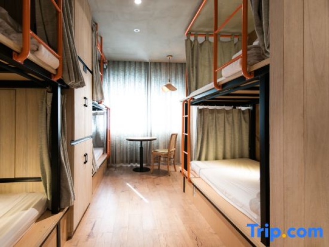 Standard Sextuple room