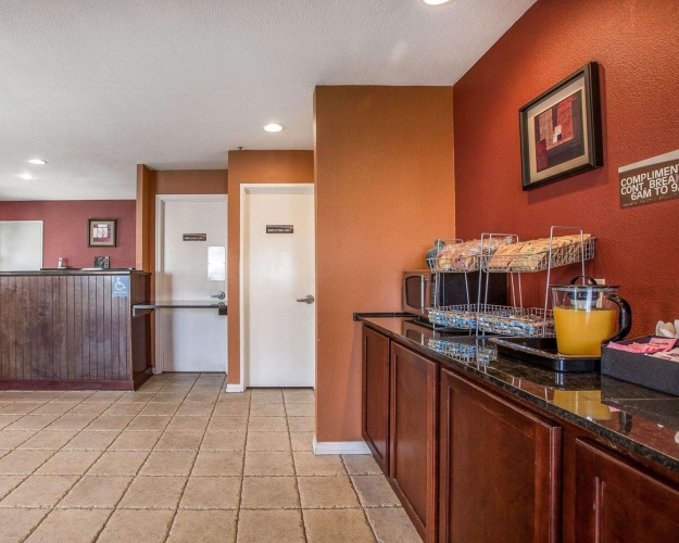 Rodeway Inn Santee photo 17