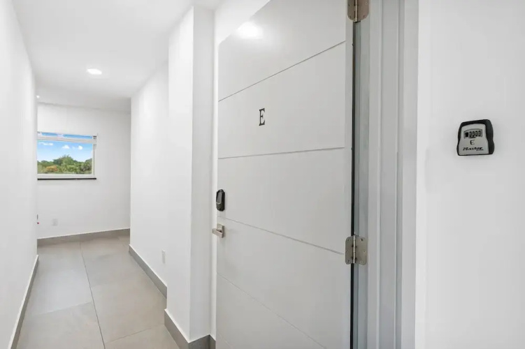 Apt W/patio, Balcony & Mini-golf