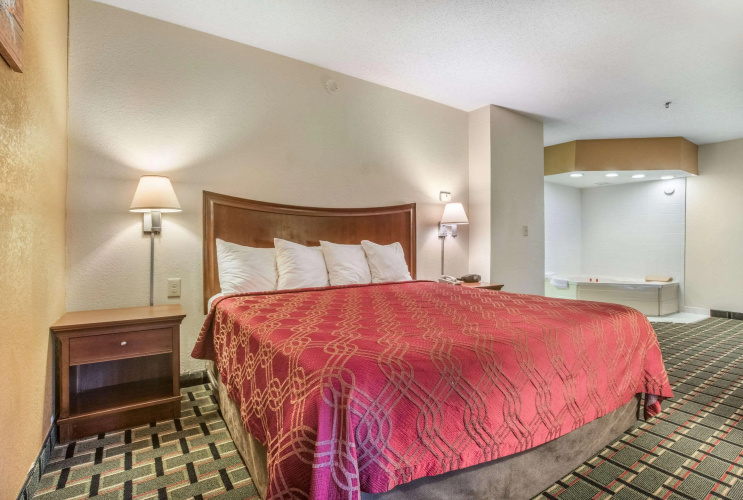 Econo Lodge Inn & Suites Marietta near Dobbins ARB